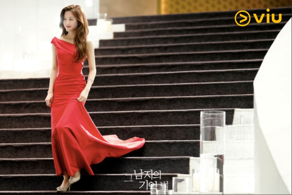 文佳煐在《那個男人的記憶法》中,飾演女演員呂河珍。