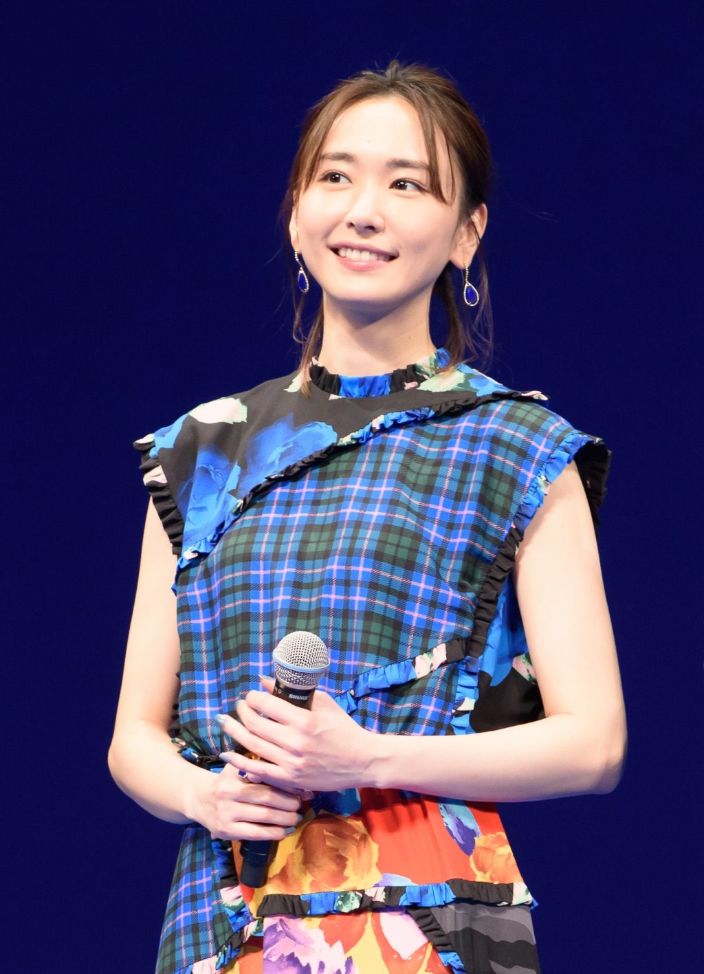 屬龍藝人：新垣結衣