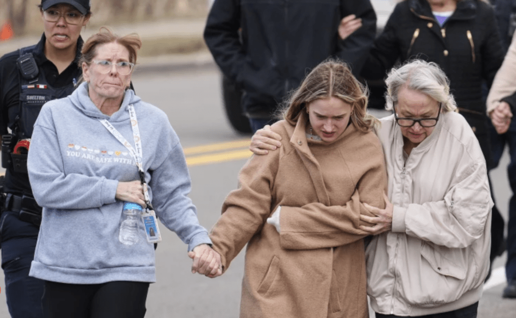 美國聯合以色列與伊朗交戰之際，美國密歇根州底特律市郊一座猶太教堂發生嚴重暴力襲擊事件。美聯社