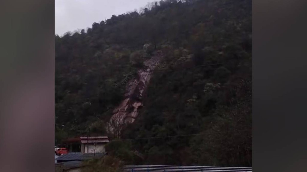 南怒江州福貢山體滑坡已造成1死4失蹤。網上流傳的事故現場。抖音@雲南旅遊民宿推薦官