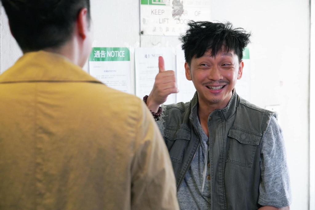 鄧智堅在《下流上車族》演出入型入格，獲得觀眾激讚。
