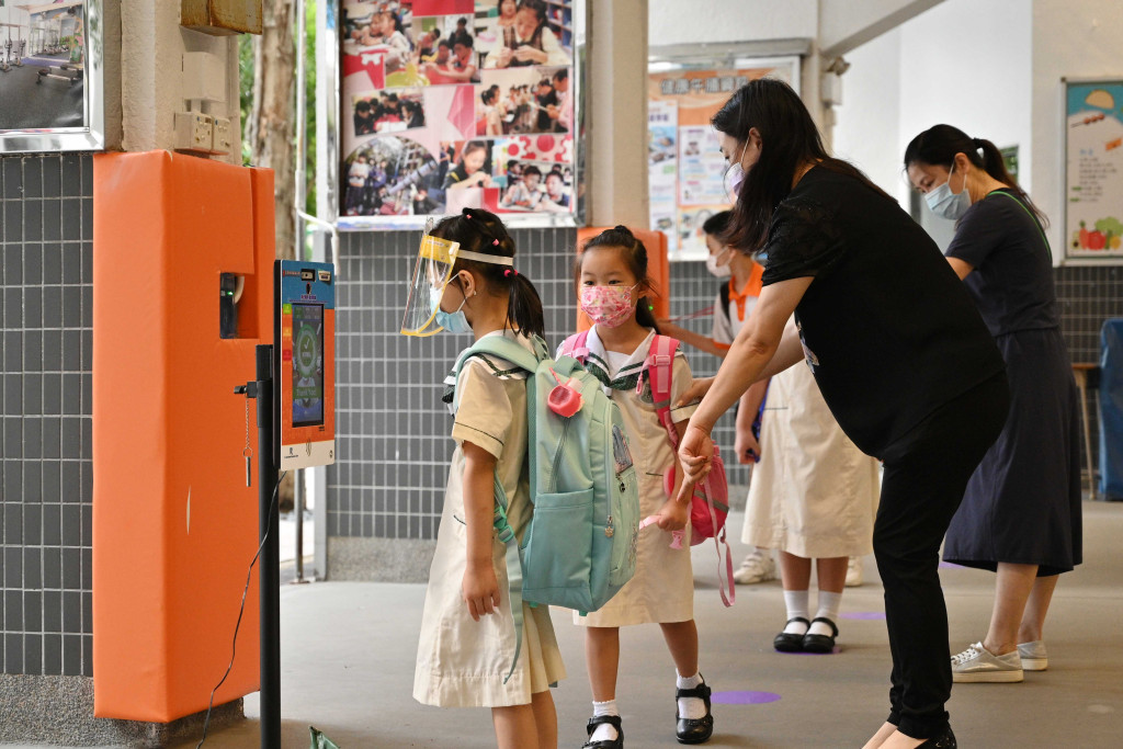 香港學童快樂指數今年跌至6.77，有指學童的平均快樂指數跟學校生命教育指數成正相關。（資料圖片）