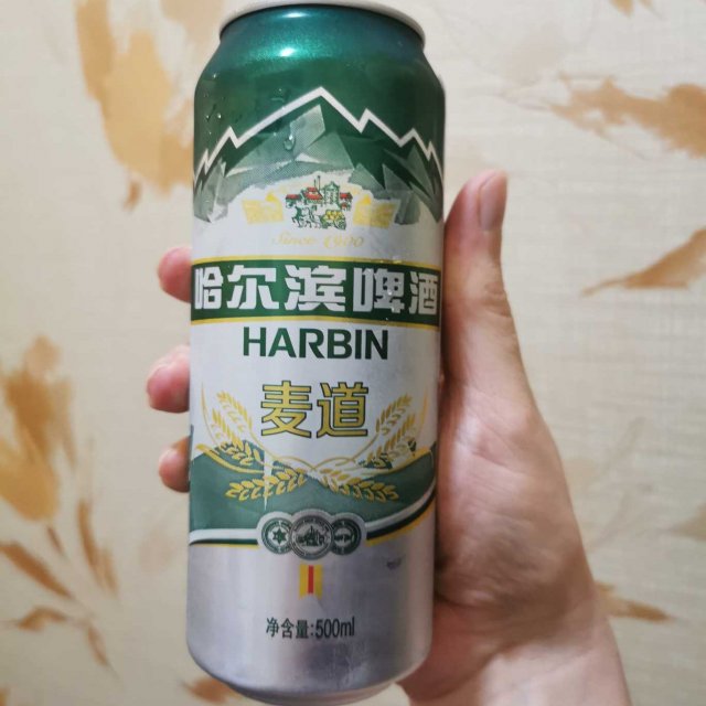 消委会验出1款啤酒样本“哈尔滨 HARBIN 麦道啤酒”检出脱氧雪腐镰刀菌烯醇（DON呕吐毒素）。网上图片
