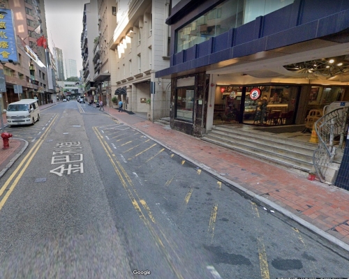 尖沙咀金巴利道28號街頭發生傷人案，一人昏迷。