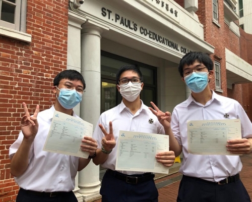 聖保羅男女中學6科5**榜眼：張睿軒（左起）、柯政行、郭仁達