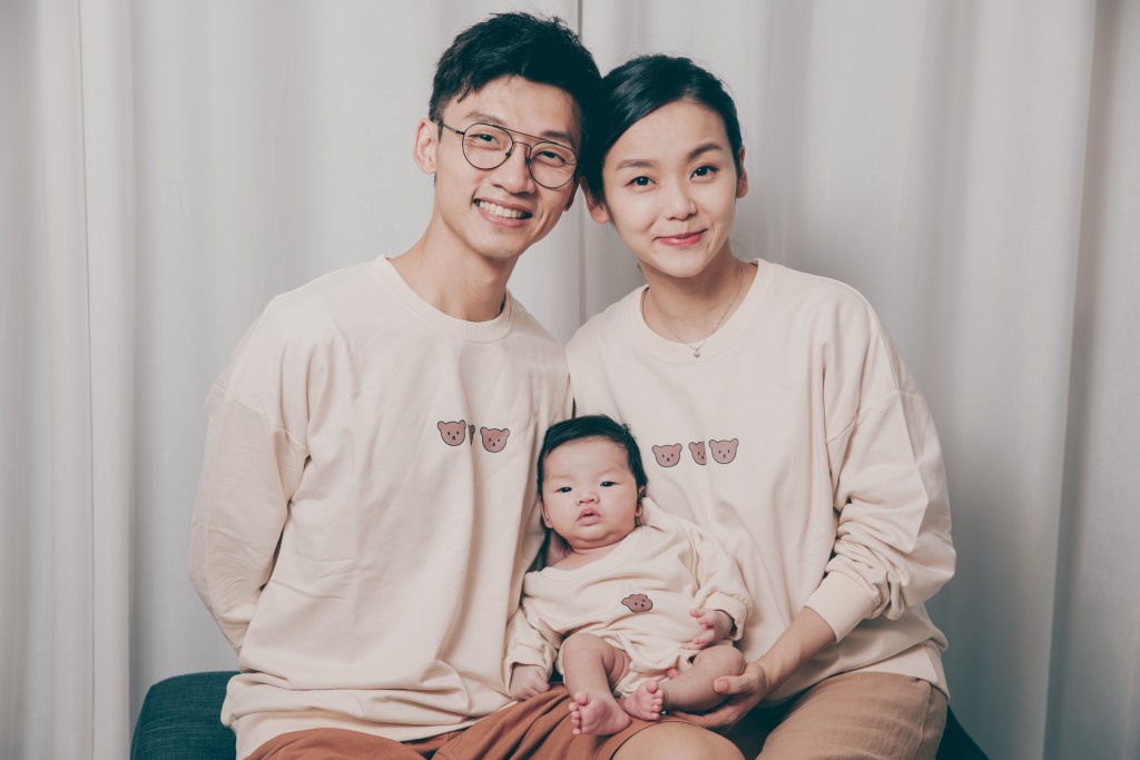 陳湛文(左)與太太Wendy(右) 同於香港演藝學院畢業,二人的愛情結晶品Nina剛滿半歲。