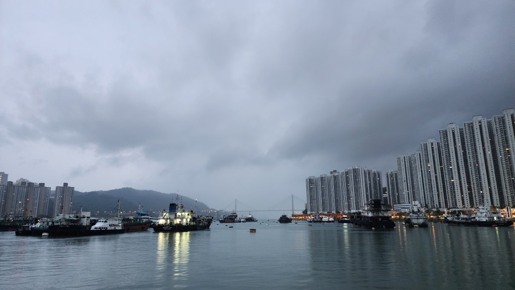 最高氣溫約30度。 最高氣溫約30度。