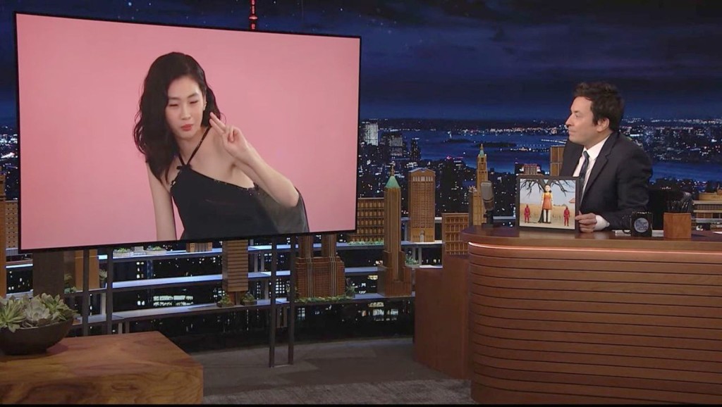 郑浩妍在节目中大晒流利英语。