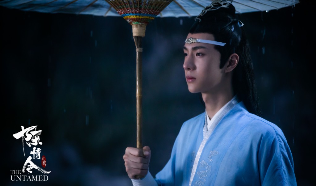 王一博饰演蓝忘机，性格冷淡，不苟言笑。