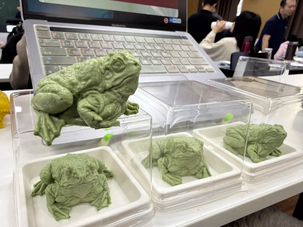 北京中国农业大学食堂“癞蛤蟆蛋糕”爆红。 小红书 北京中国农业大学食堂“癞蛤蟆蛋糕”爆红。 小红书