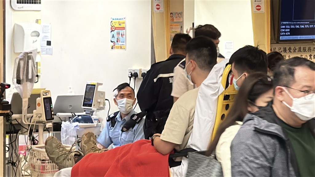 兩名警員受傷送院。資料圖片 兩名警員受傷送院。資料圖片