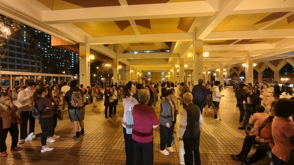 大約200名居民自行疏散。黃文威攝