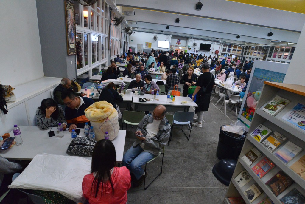 所有臨時庇護中心已設立醫療站。 所有臨時庇護中心已設立醫療站。