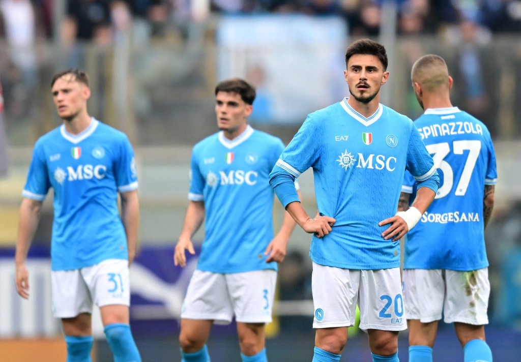 拿玻里作客与帕尔马踢1：1。路透社