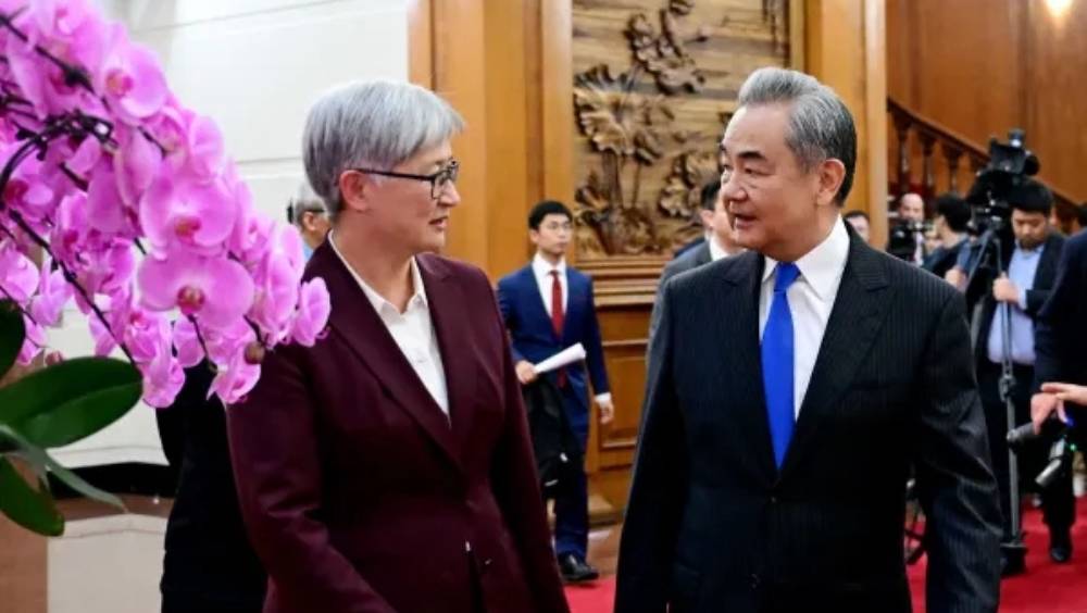 王毅與澳洲外長黃英賢舉行戰略對話。中國外交部