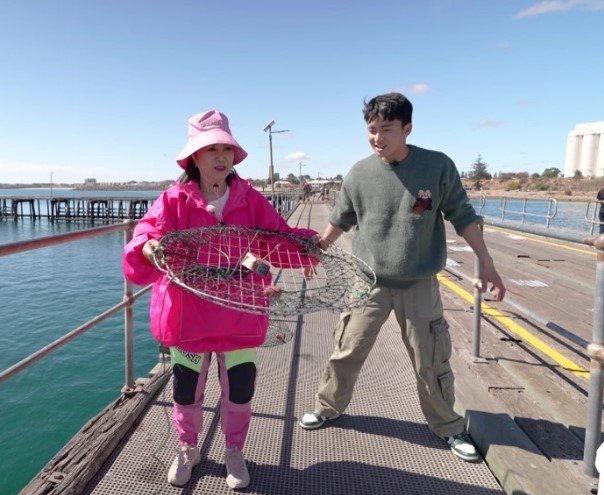 《帶阿姐看世界》暫停播映。