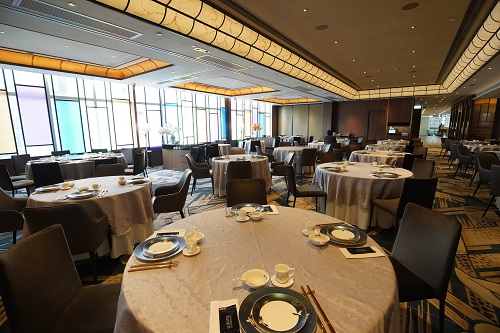 銅鑼灣時代廣場食通天的「悅」，用原木及雲石打造而成，營造高雅舒適的用餐氛圍。