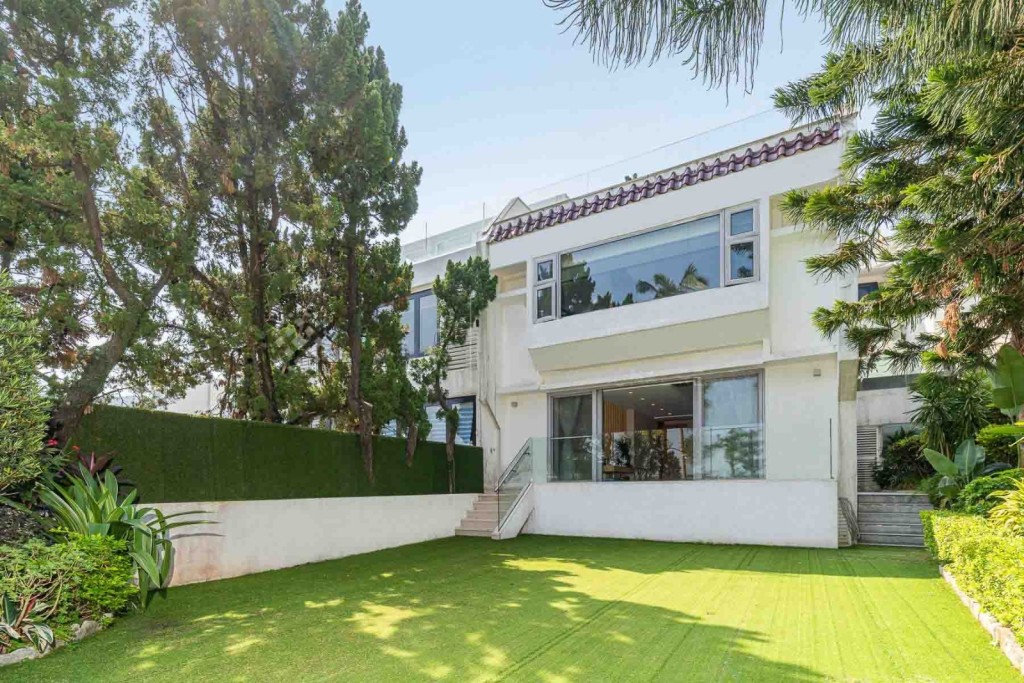 洋房附連寬敞花園,戶外空間十足。 洋房附連寬敞花園,戶外空間十足。