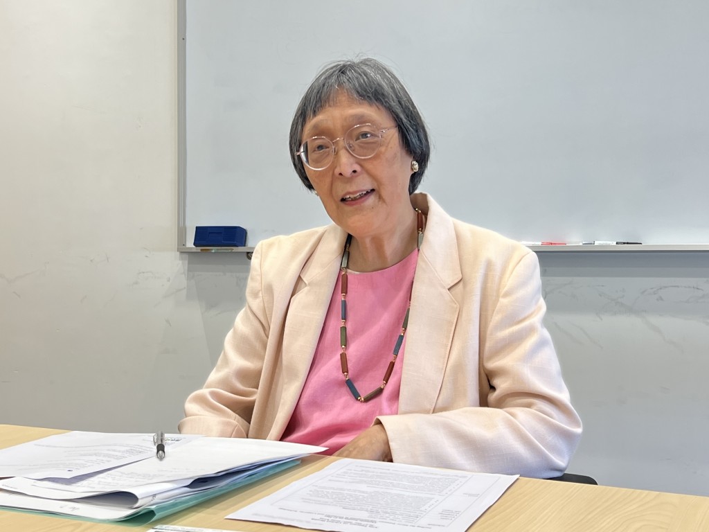 胡令芳形容本港雖為世界最長命地區,但健康壽命「絕對唔掂」。曹露尹攝 胡令芳形容本港雖為世界最長命地區,但健康壽命「絕對唔掂」。曹露尹攝