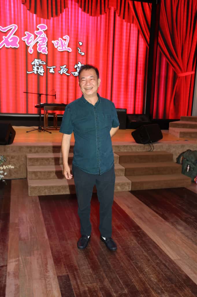 廖偉雄最近在香港賣月餅,大嘆生意難做。 廖偉雄最近在香港賣月餅,大嘆生意難做。