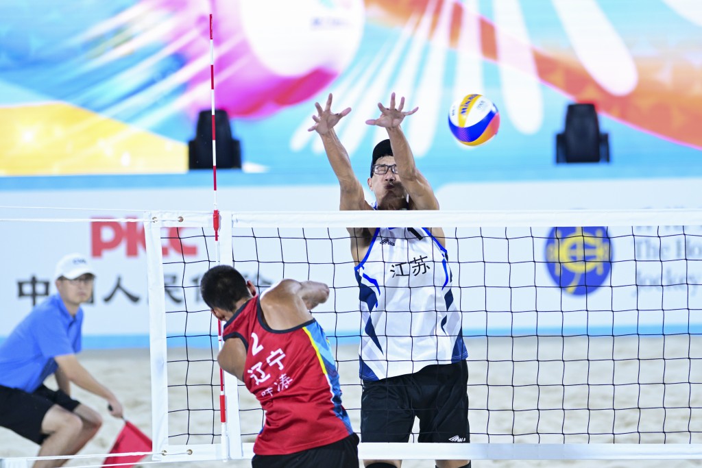 全運會沙灘排球男子組金牌賽早前在維園上演。資料圖片 全運會沙灘排球男子組金牌賽早前在維園上演。資料圖片