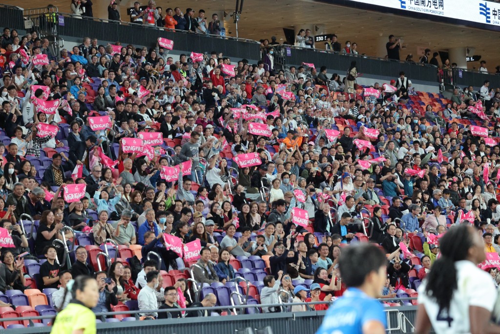 決賽這天,吸引約2萬人入場支持。徐嘉華攝 決賽這天,吸引約2萬人入場支持。徐嘉華攝