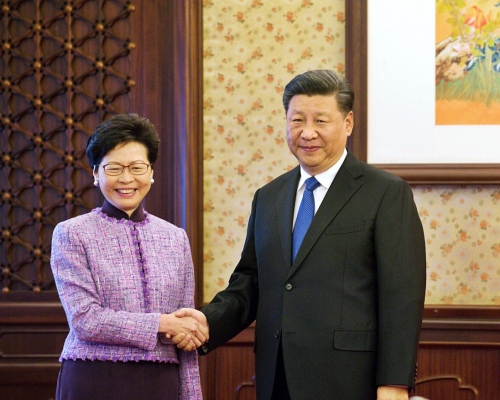 在反修例風波爆發後,林鄭首次與習近平在同一場合出現,暫未知習近平是否會接見她。資料圖片