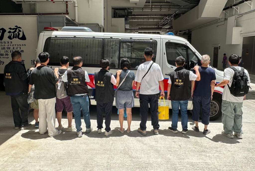 跨部門東九龍打擊黑工拘捕11人 年齡30至53歲。警方提供