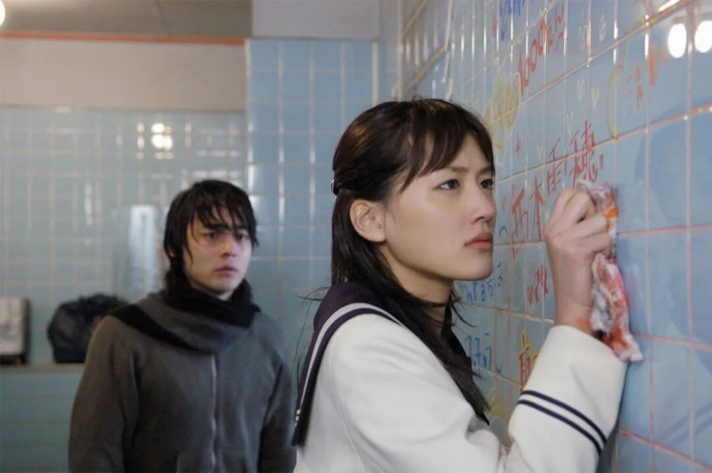 曾演《白夜行》的綾瀨遙，感謝東野圭吾創作出打動無數人心的故事。