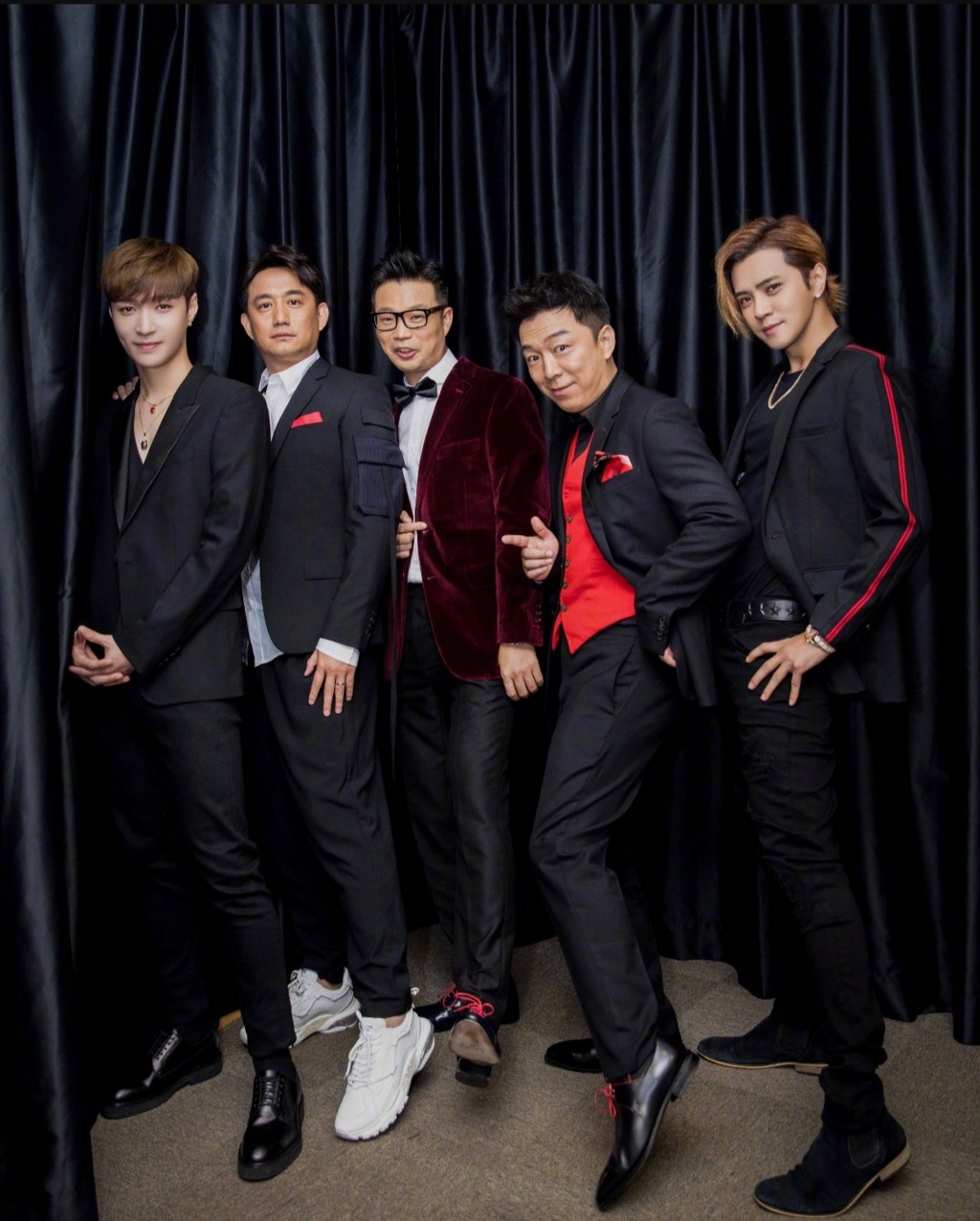 羅志祥（右一）因負面新聞，2020年退出拍攝《極限挑戰》。