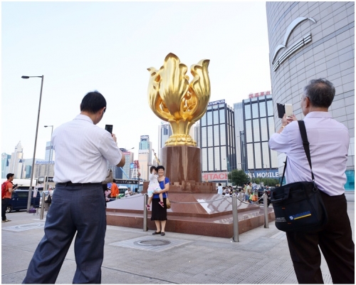 2月訪港客量按年急跌九成六。資料圖片