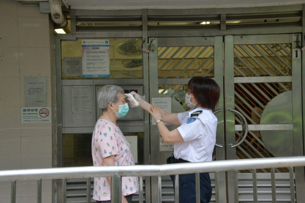 張竹君指安排梨木樹邨居民進行病毒檢測。