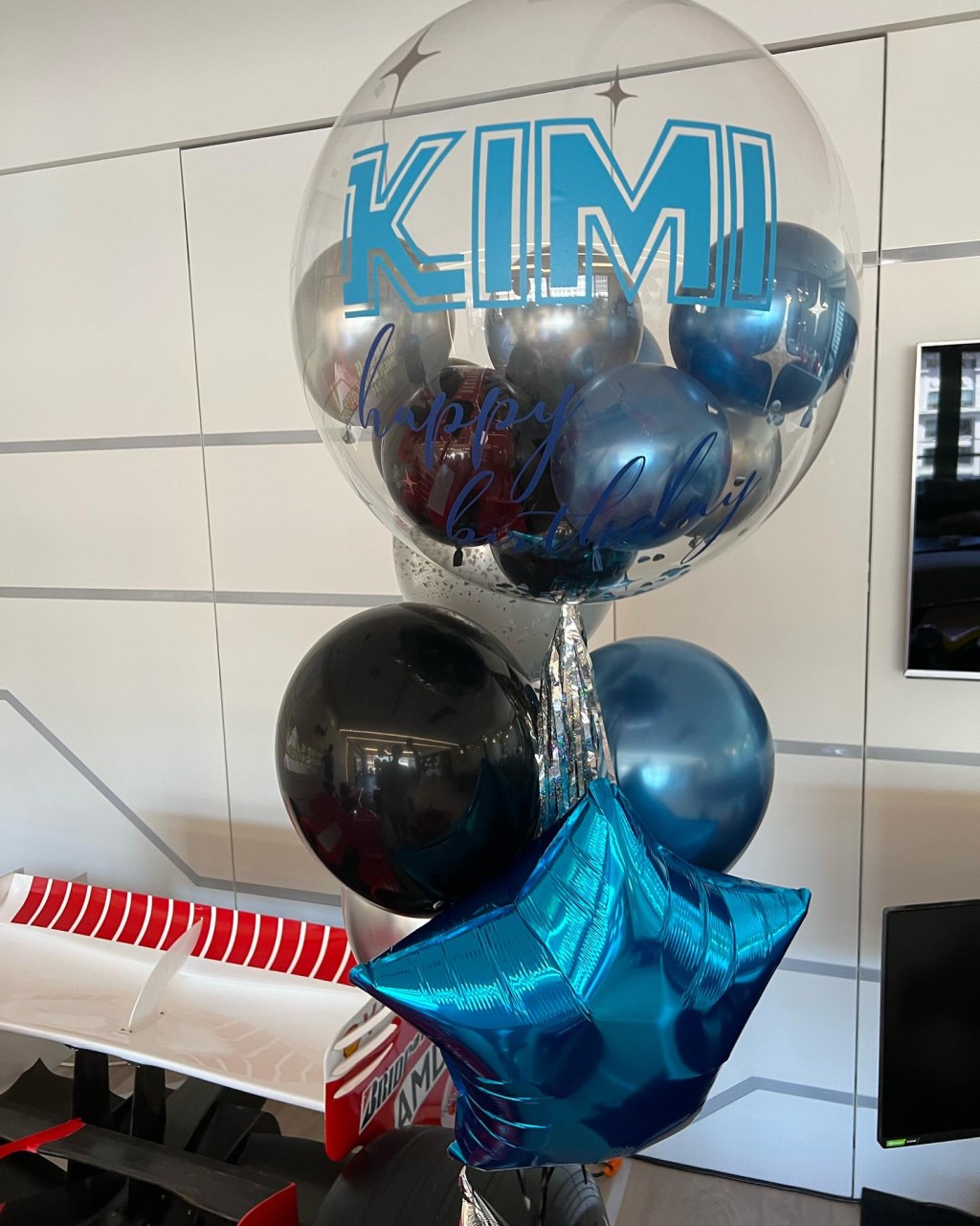 林志颖在家中为大仔Kimi庆祝生日。