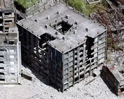 島上「30號棟」出現大量倒塌。網圖