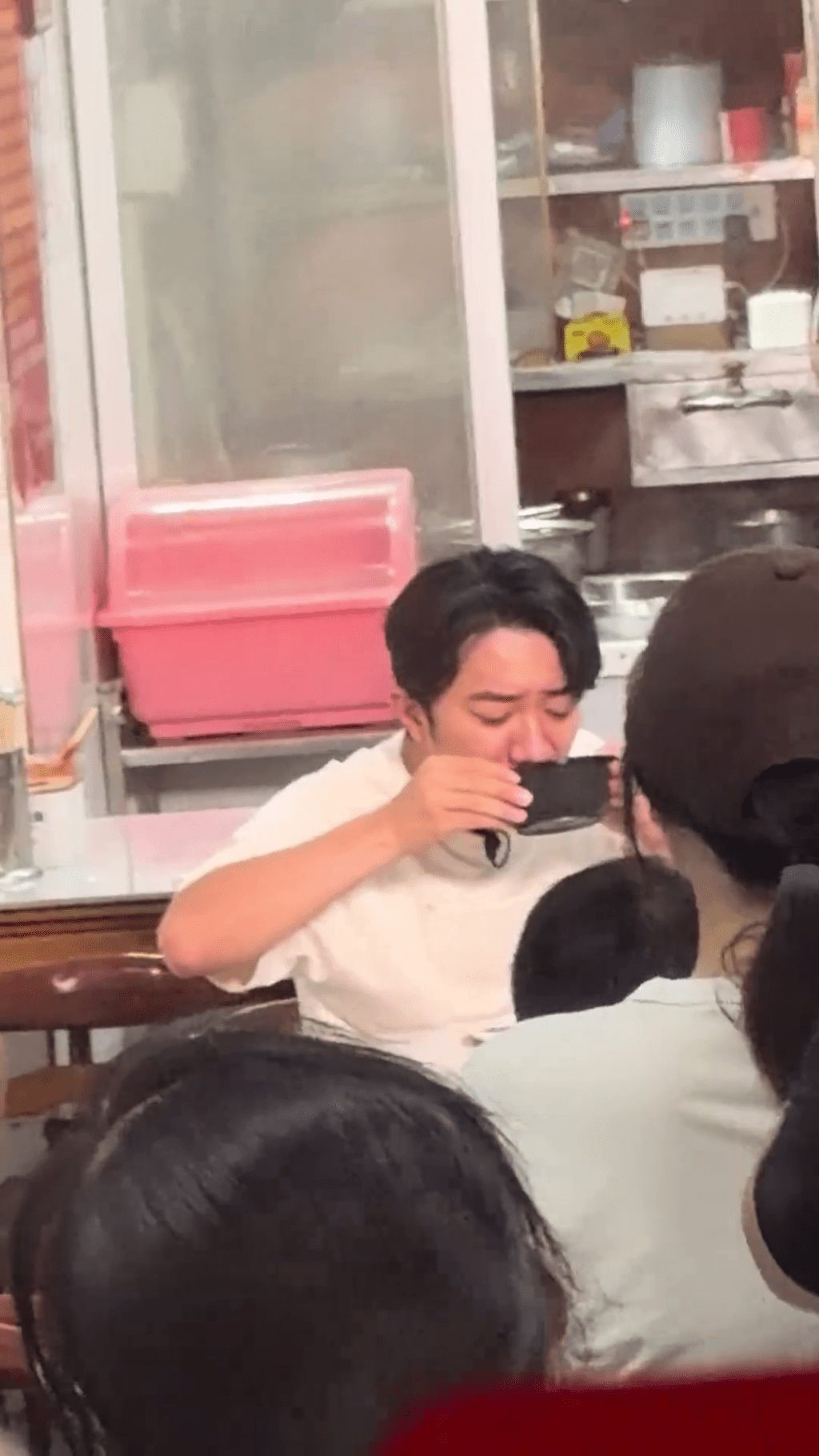 王祖蓝广西拍宣传片惹“清场”风波。