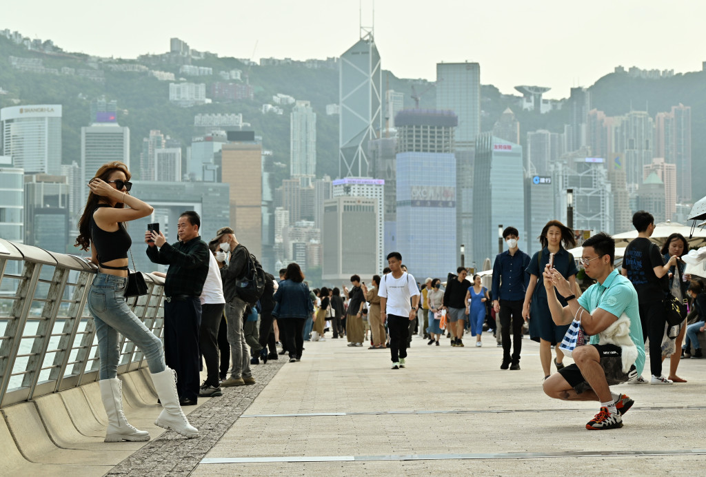 政府表示，在访港旅游业和私人消费带动下，香港经济在2023年第二季继续复苏。资料图片
