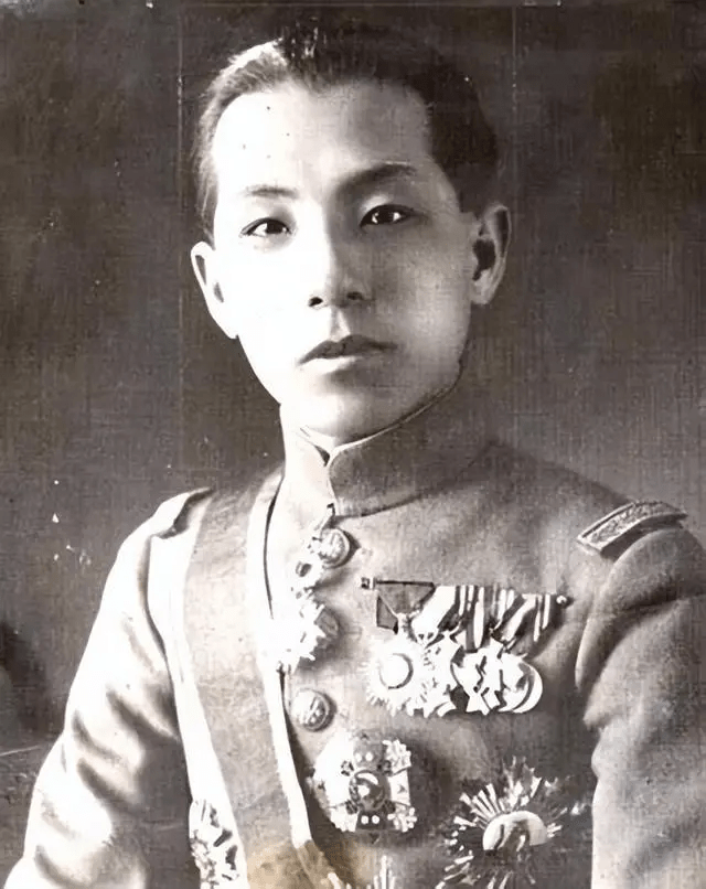 浙江总督卢永祥的儿子卢小嘉，他是名副其实的军阀二代。