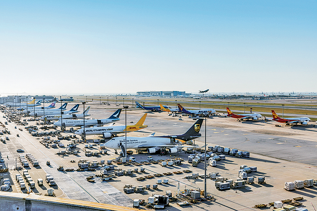 為支持大規模內企出海，機場自身的運力與效率至關重要。