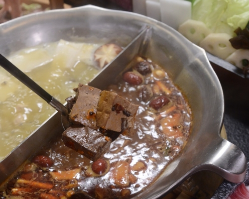 食物安全中心提醒進食火鍋要注意分開處理生熟食物。資料圖片