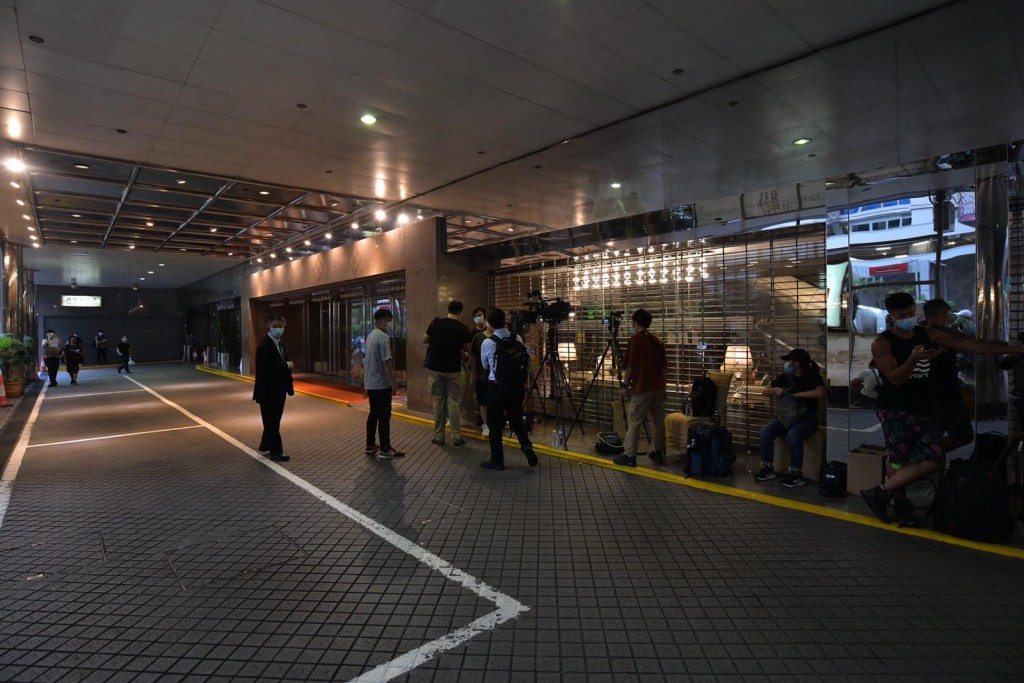 先遣隊成員進入酒店後有簡單歡迎儀式