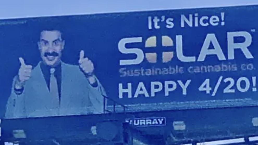 廣告板上更加上波叔的口頭禪「It's Nice!」。