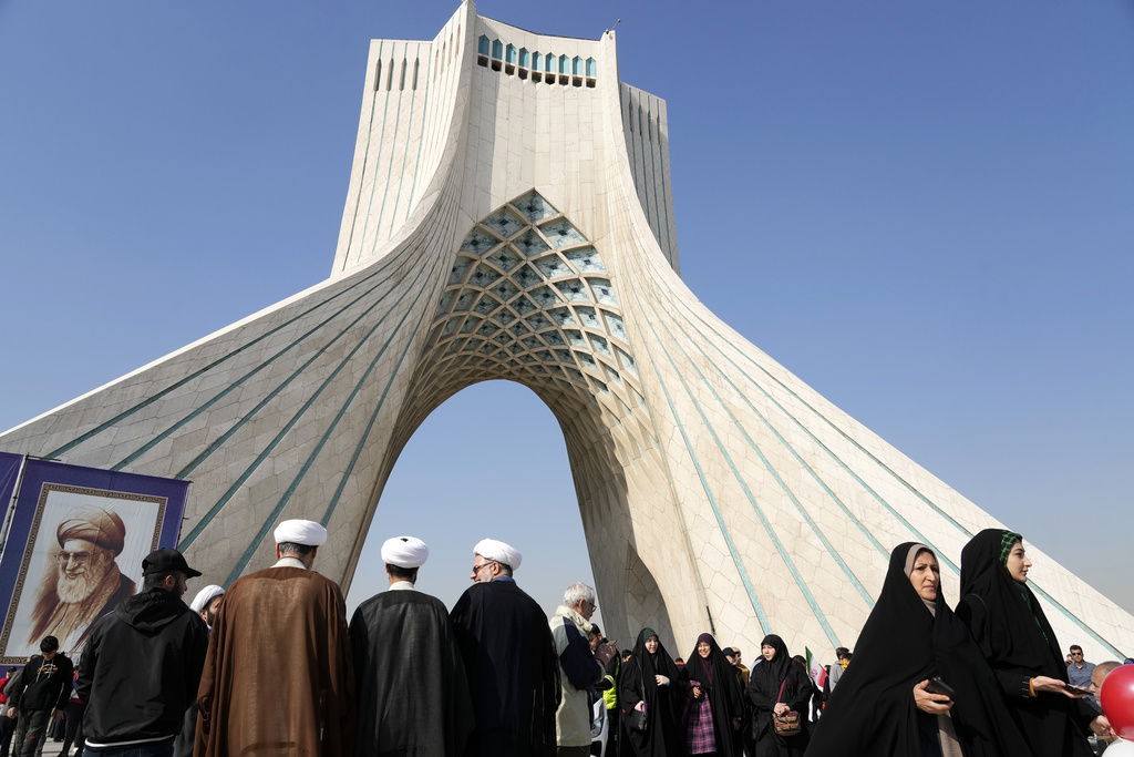 伊朗民众庆祝伊斯兰革命45周年。美联社
