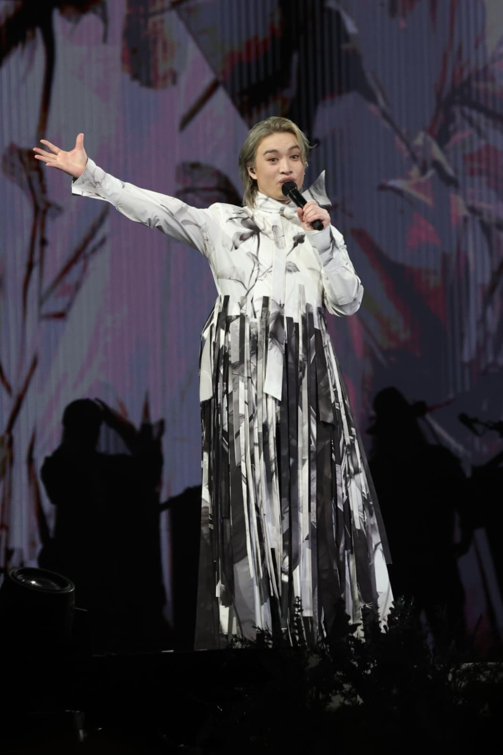 Jer與歌迷大合唱《人類群星閃耀時》。