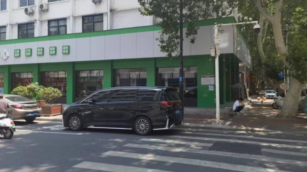 涉事銀行分行原址，已改為農產品展銷中心。新京報