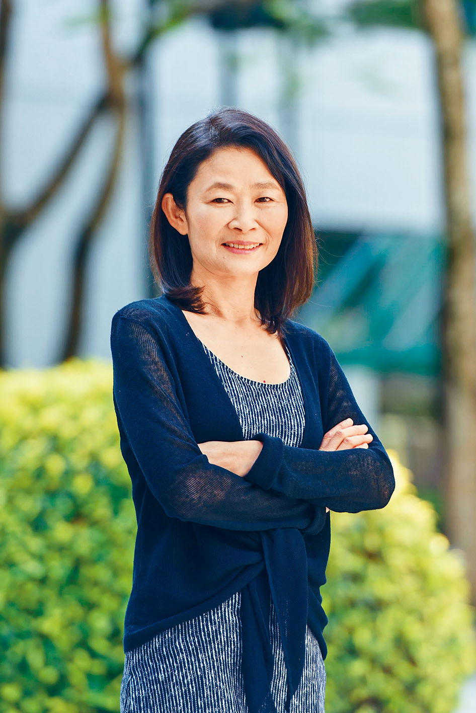 香港科技大学社会科学部讲座教授李静君前年公开演讲时承认，曾以身体作为「人盾」，阻挡防暴警察执法。