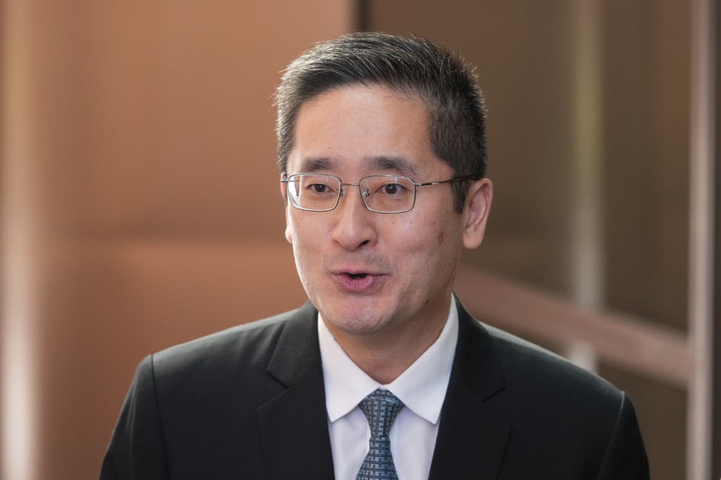 陳百里指措施旨在打擊不法份子濫用電話卡實名登記制。資料圖片 陳百里指措施旨在打擊不法份子濫用電話卡實名登記制。資料圖片