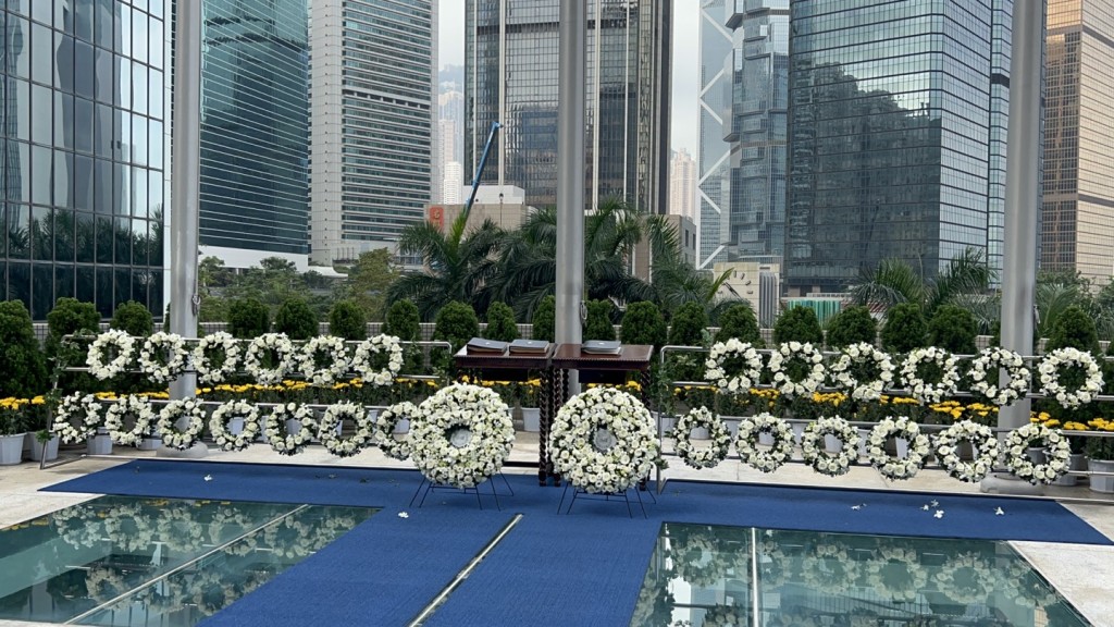 香港警务处今日（10日）在警察总部举行警队纪念日仪式。杨伟亨摄