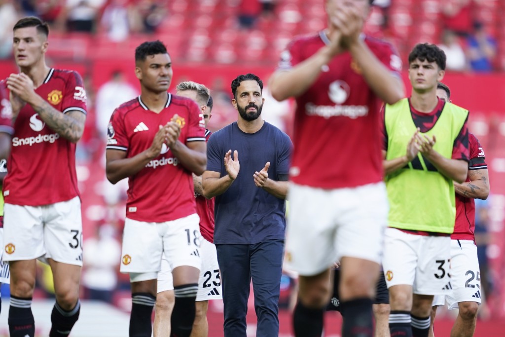 艾摩廉帶領曼聯於10月取得3場全勝。美聯社 艾摩廉帶領曼聯於10月取得3場全勝。美聯社