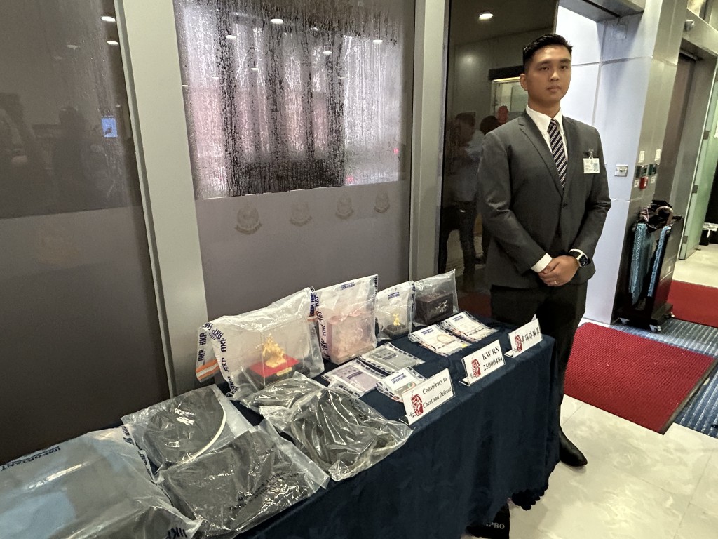 警方展示所得證物。林思明攝 警方展示所得證物。林思明攝