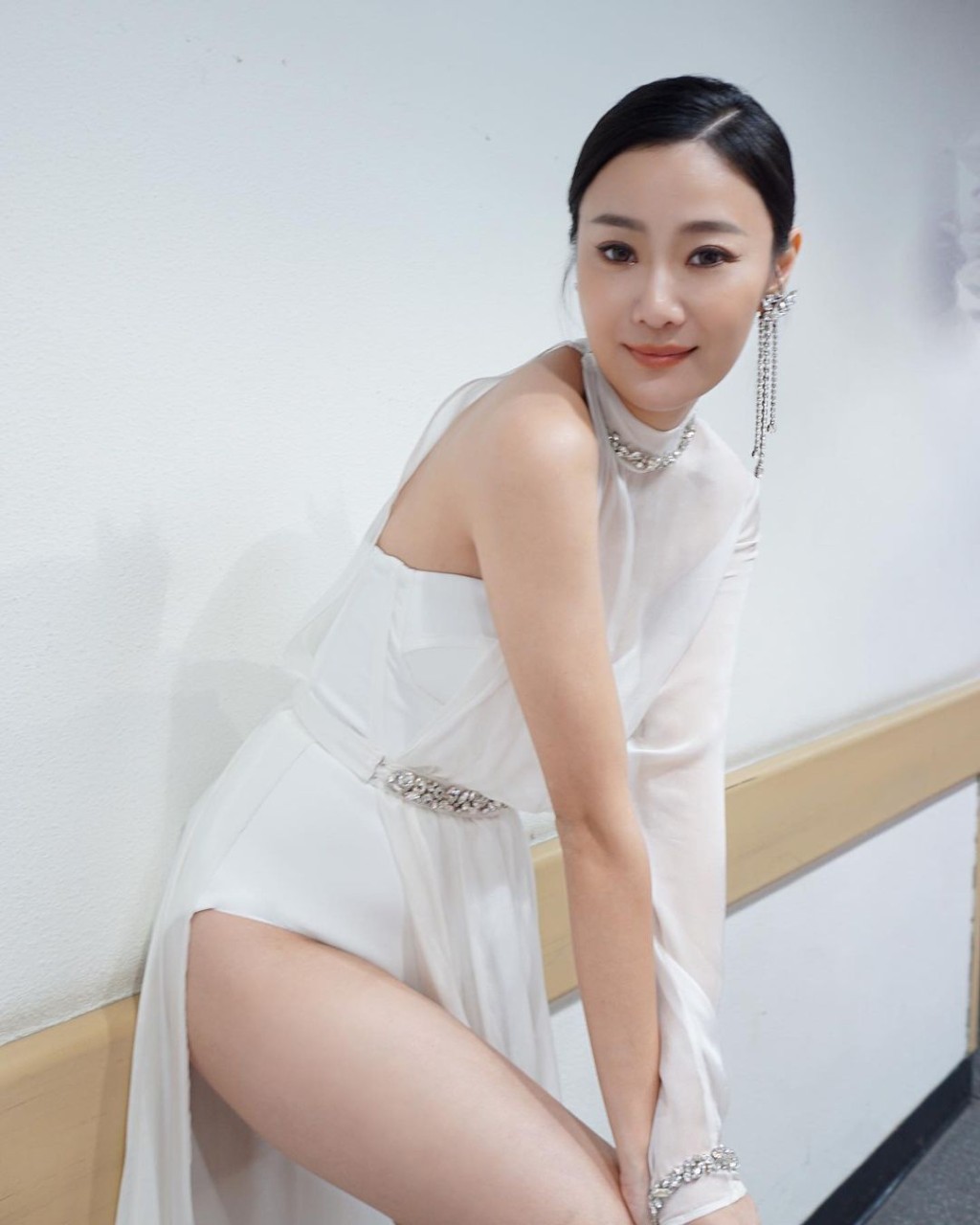 朱智贤去年出席《2022年香港小姐竞选决赛》时，被网民质疑「再度进化」。